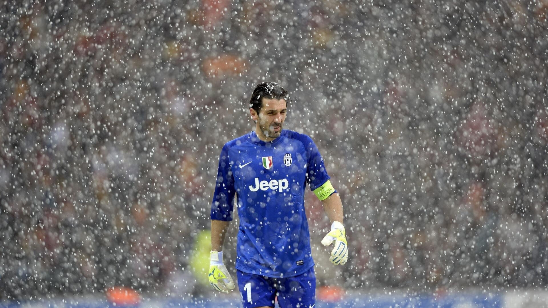 冠军争夺进入白热化阶段,积分榜变数不断,冠军热门